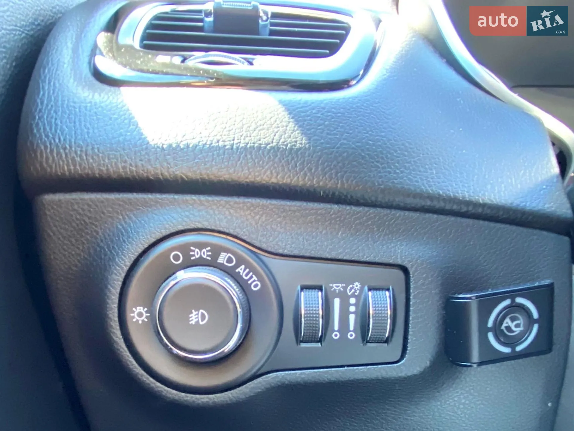 2018 Jeep Compass - мініатюра 17