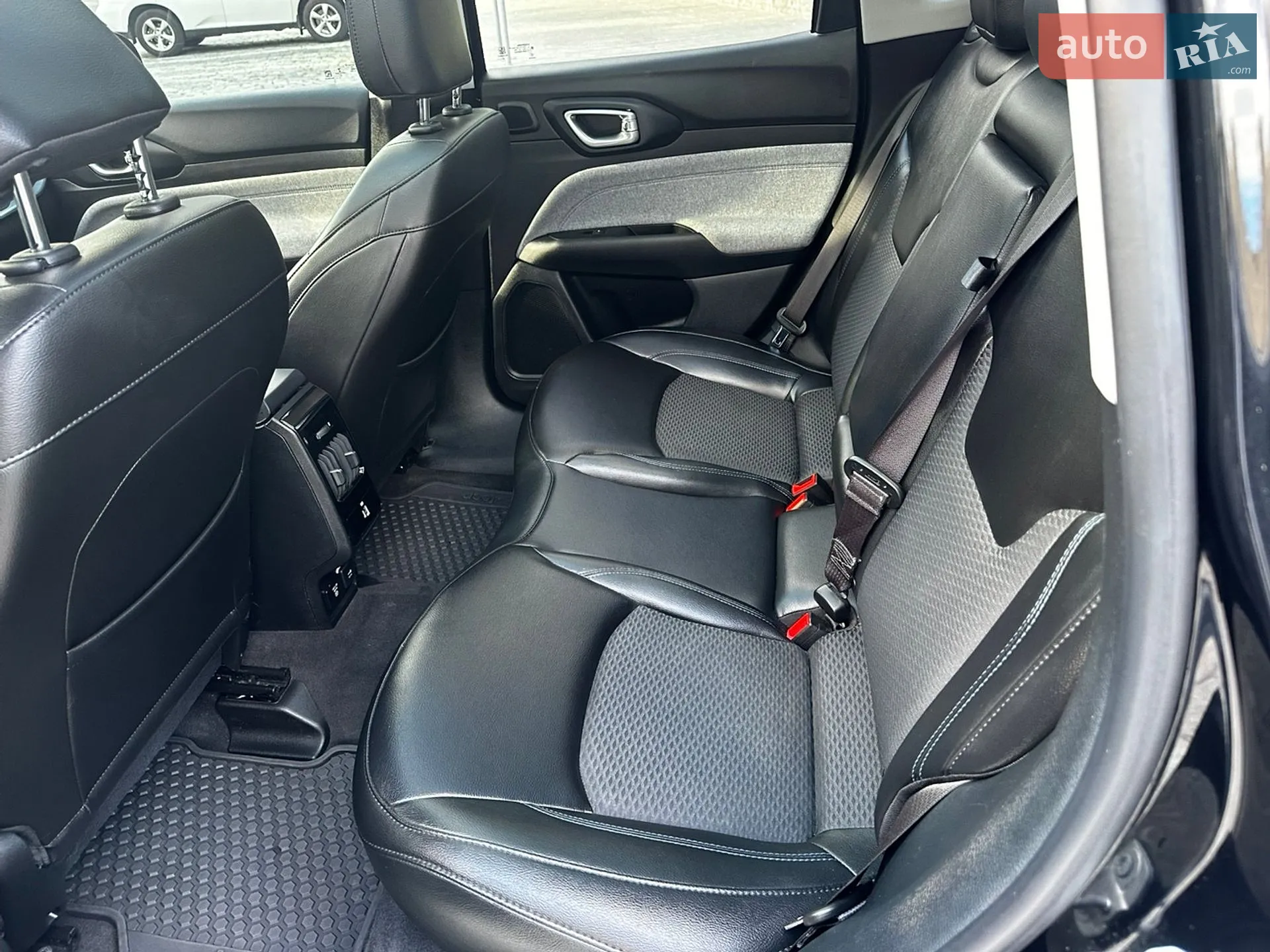2022 Jeep Compass - мініатюра 22