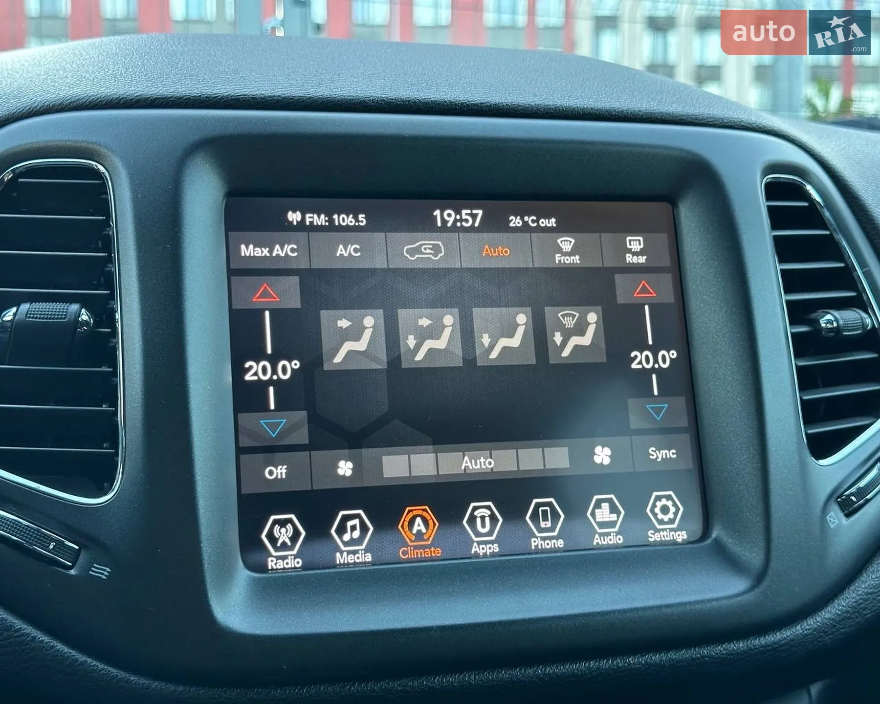 2019 Jeep Compass - мініатюра 28