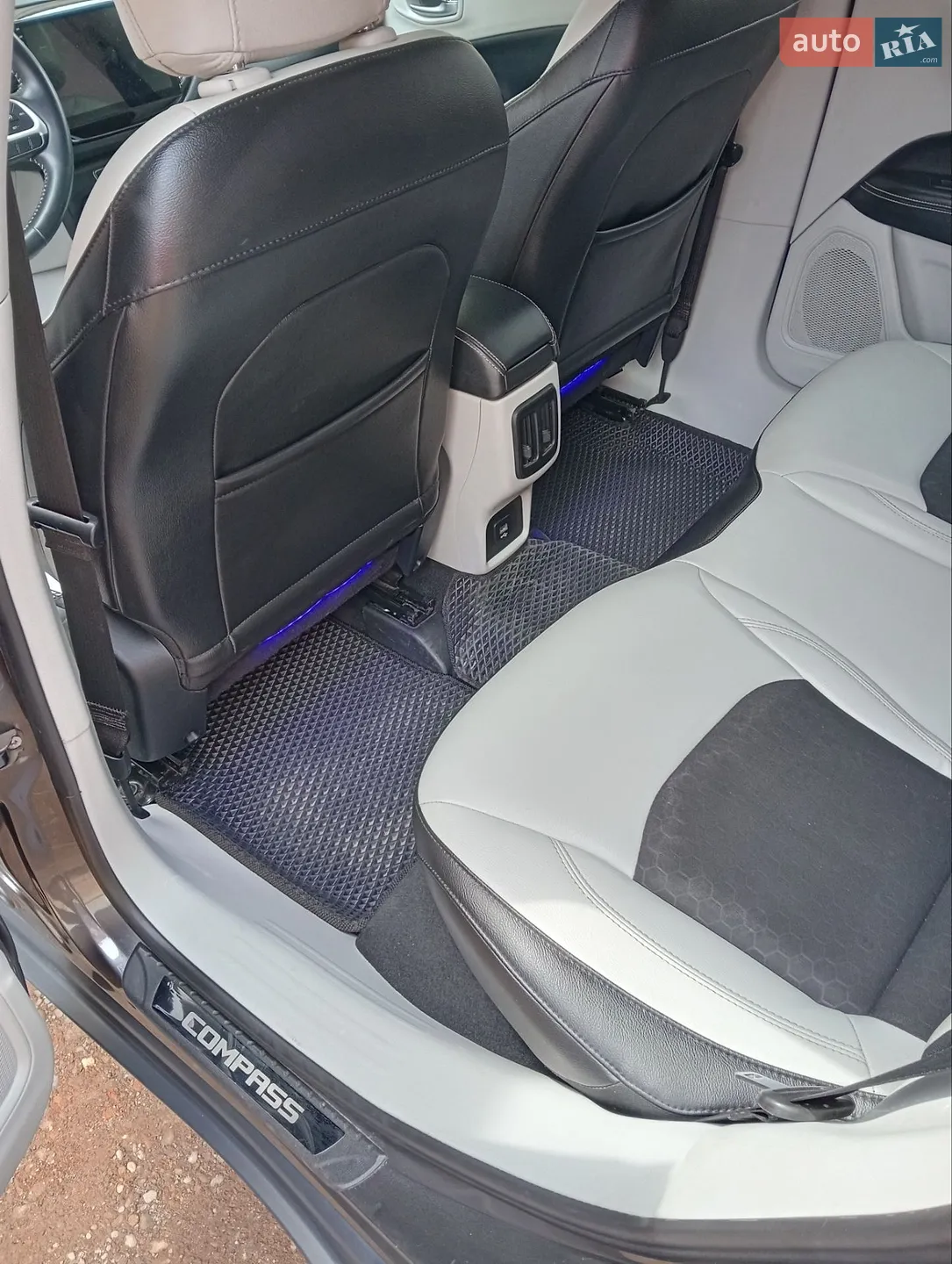 2018 Jeep Compass - мініатюра 3