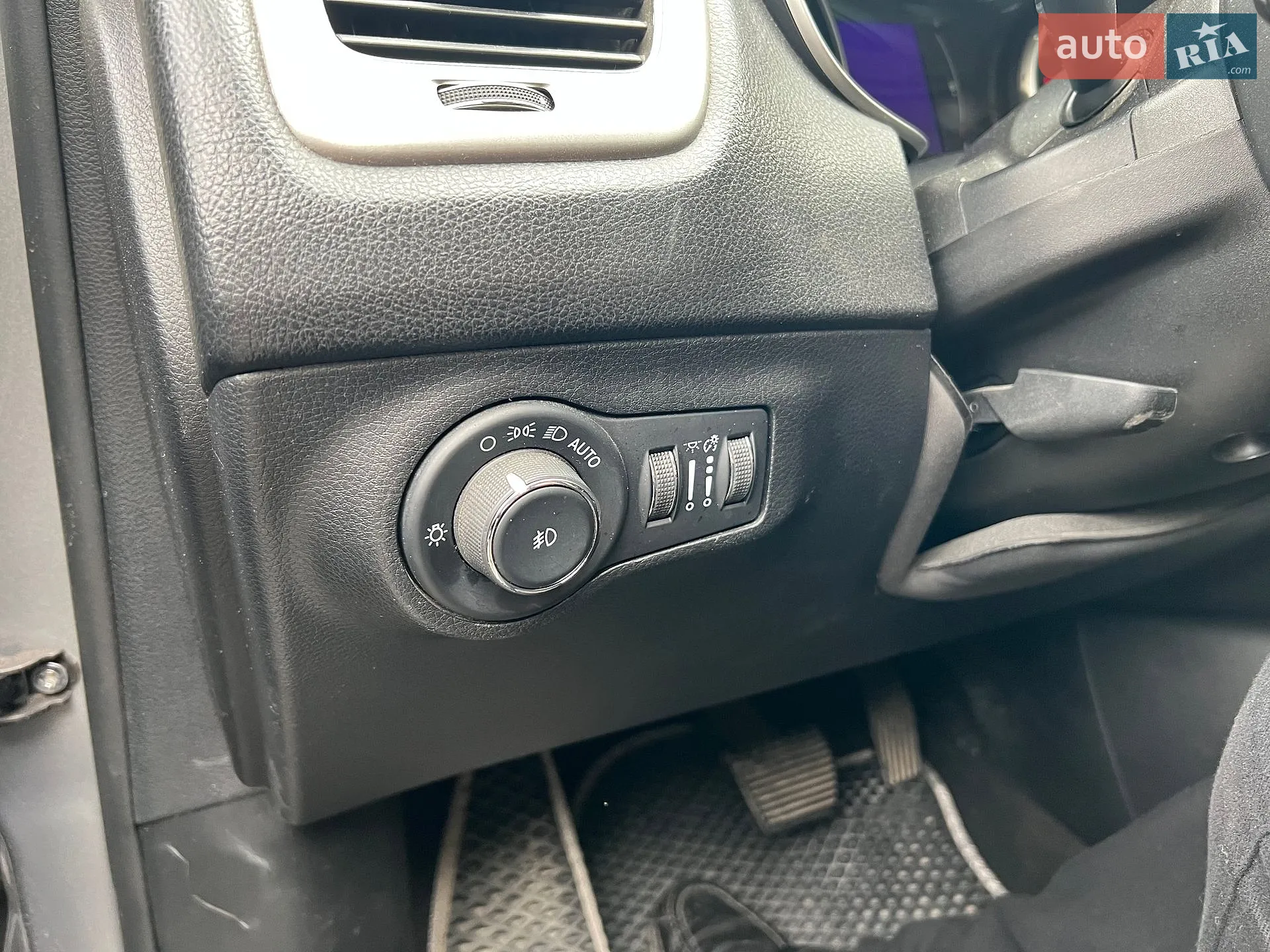 2020 Jeep Compass - мініатюра 12