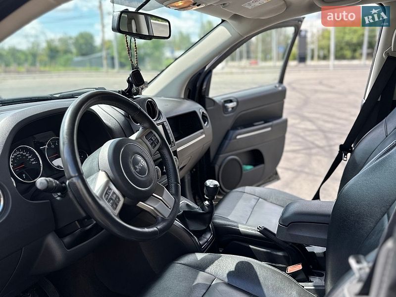 Внедорожник / Кроссовер Jeep Compass 2013 в Барвенкове