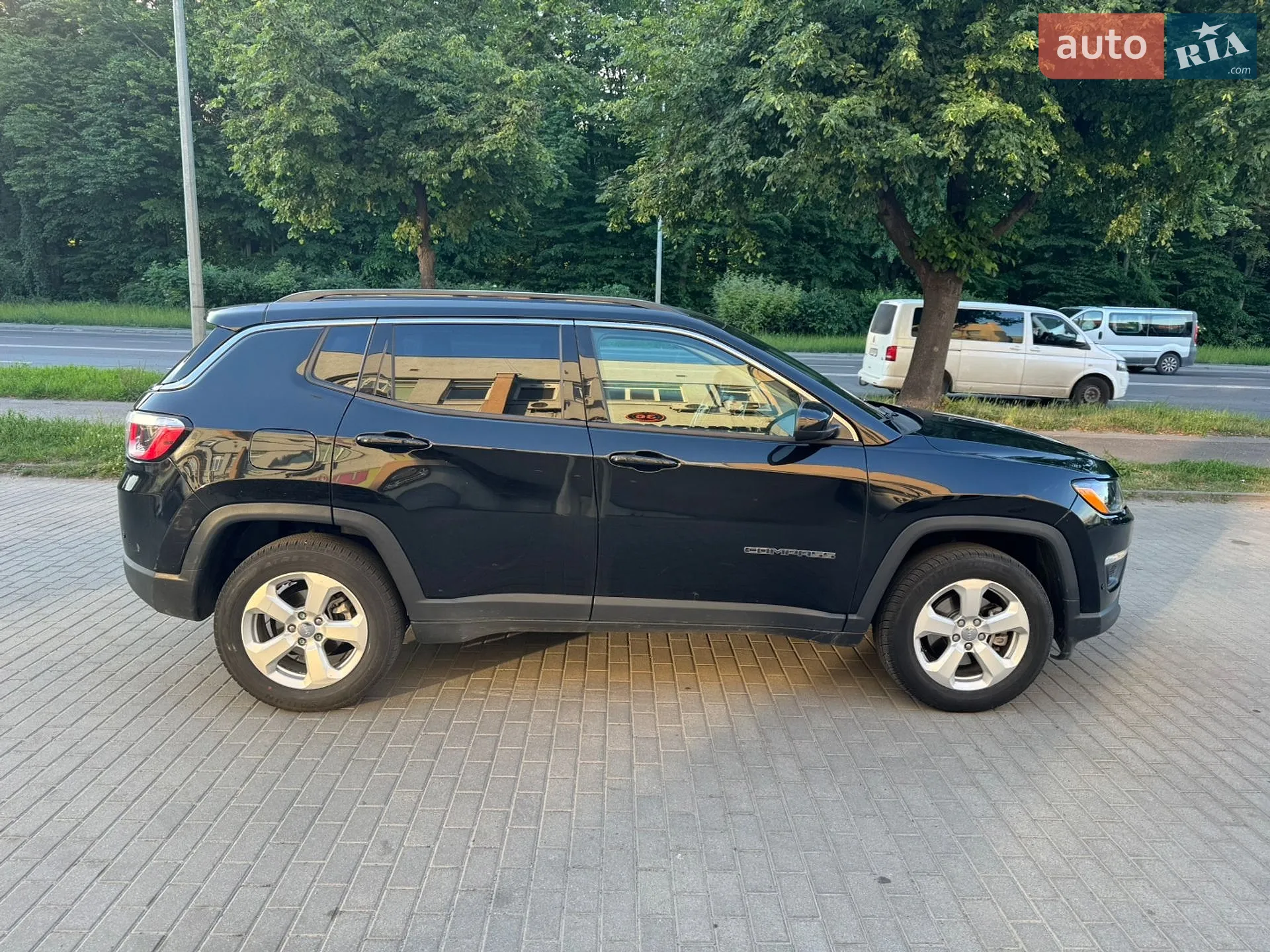 2017 Jeep Compass - мініатюра 3