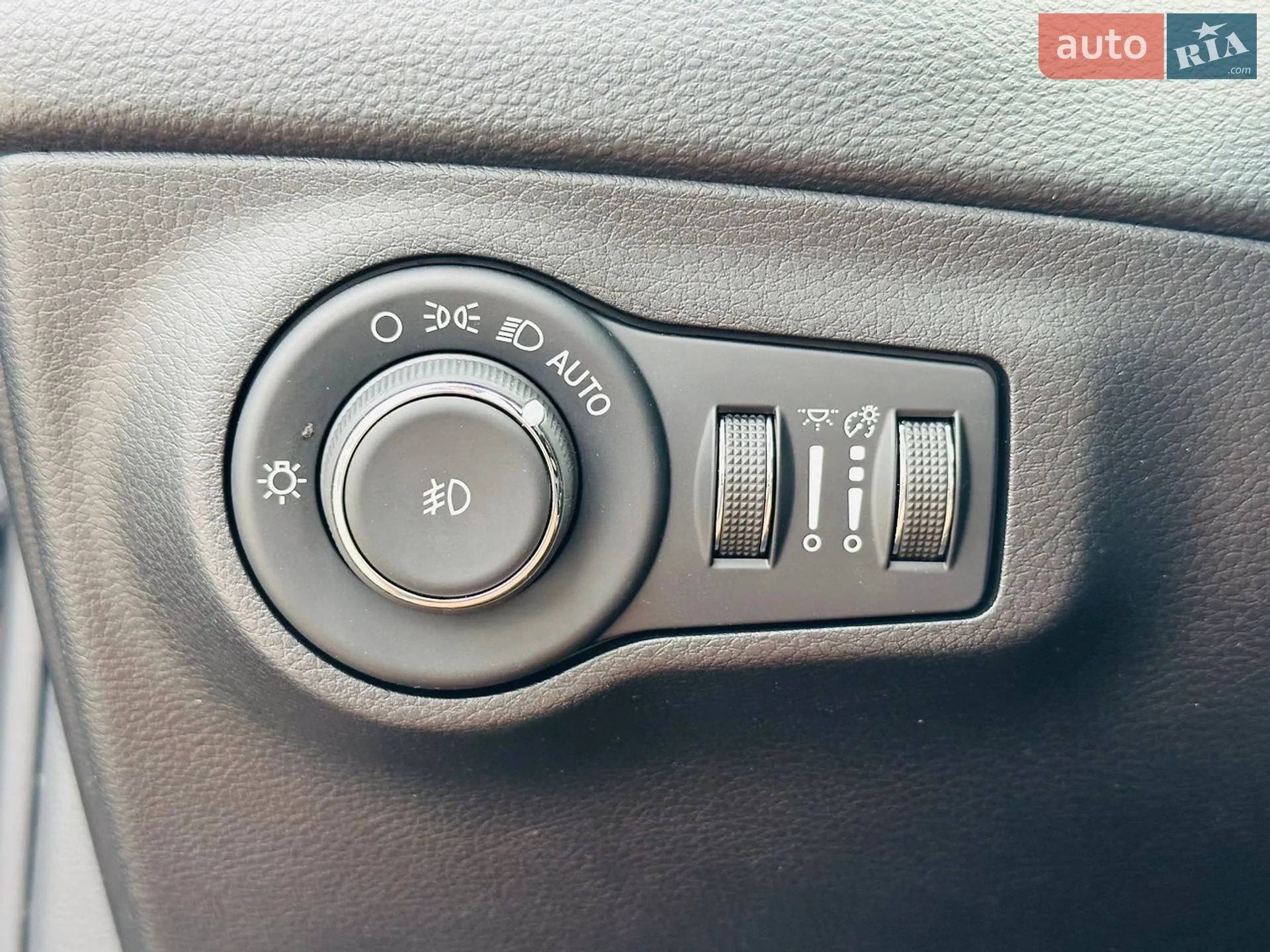 2020 Jeep Compass - мініатюра 36