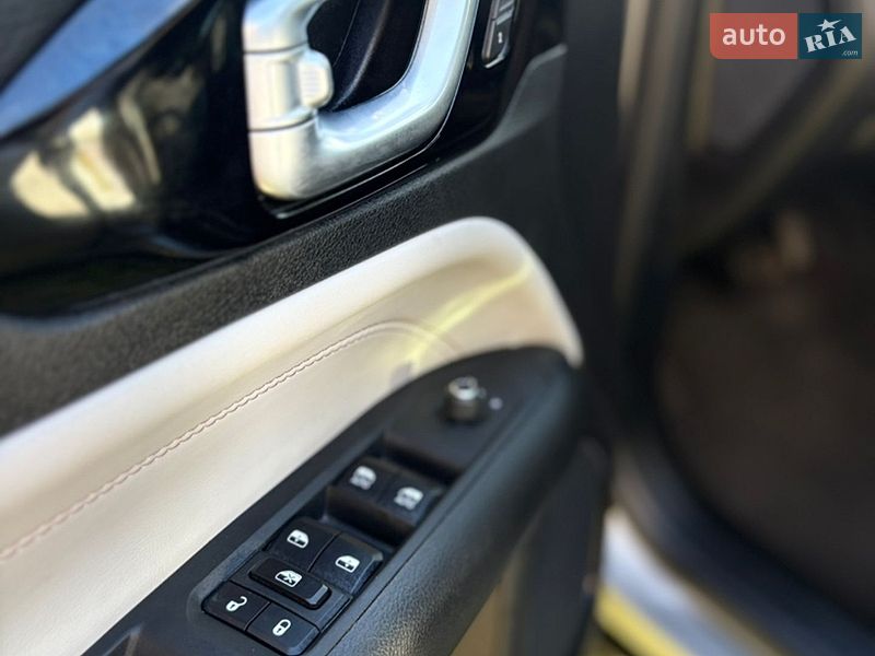 Позашляховик / Кросовер Jeep Compass 2023 в Києві фото 14 Позашляховик / Кросовер Jeep Compass 2023 в Києві