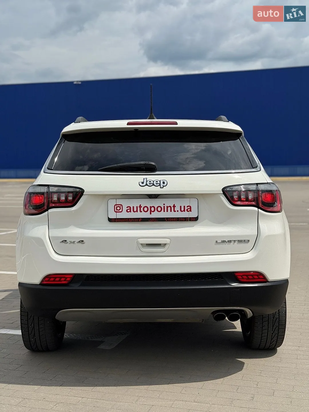 2017 Jeep Compass - мініатюра 12