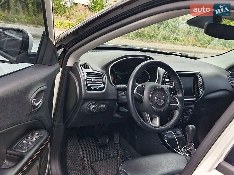 Позашляховик / Кросовер Jeep Compass 2017 в Чернігові