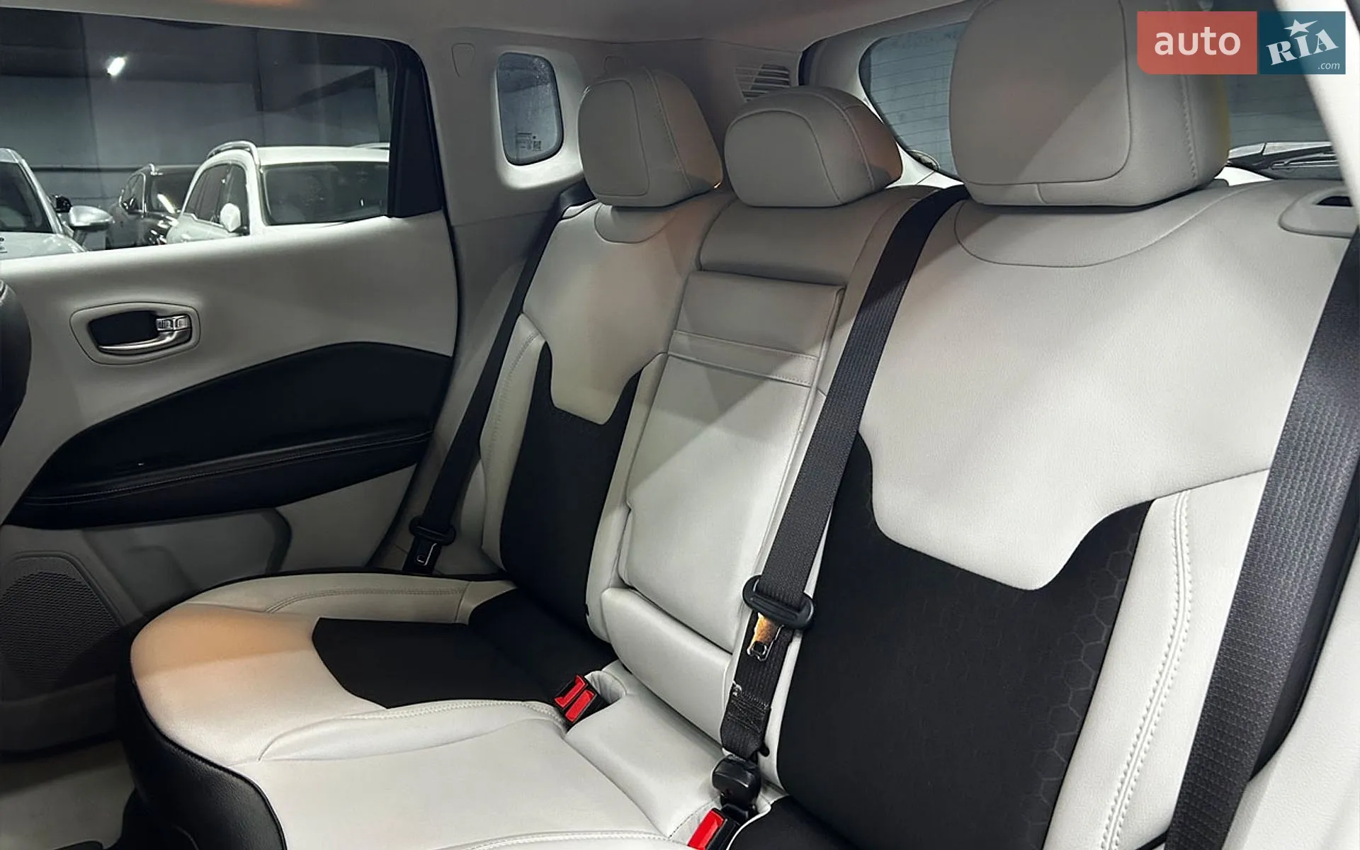 2019 Jeep Compass - мініатюра 29