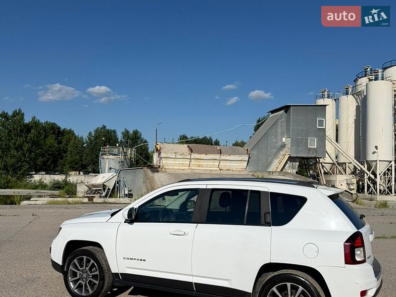 Внедорожник / Кроссовер Jeep Compass 2016 в Киеве