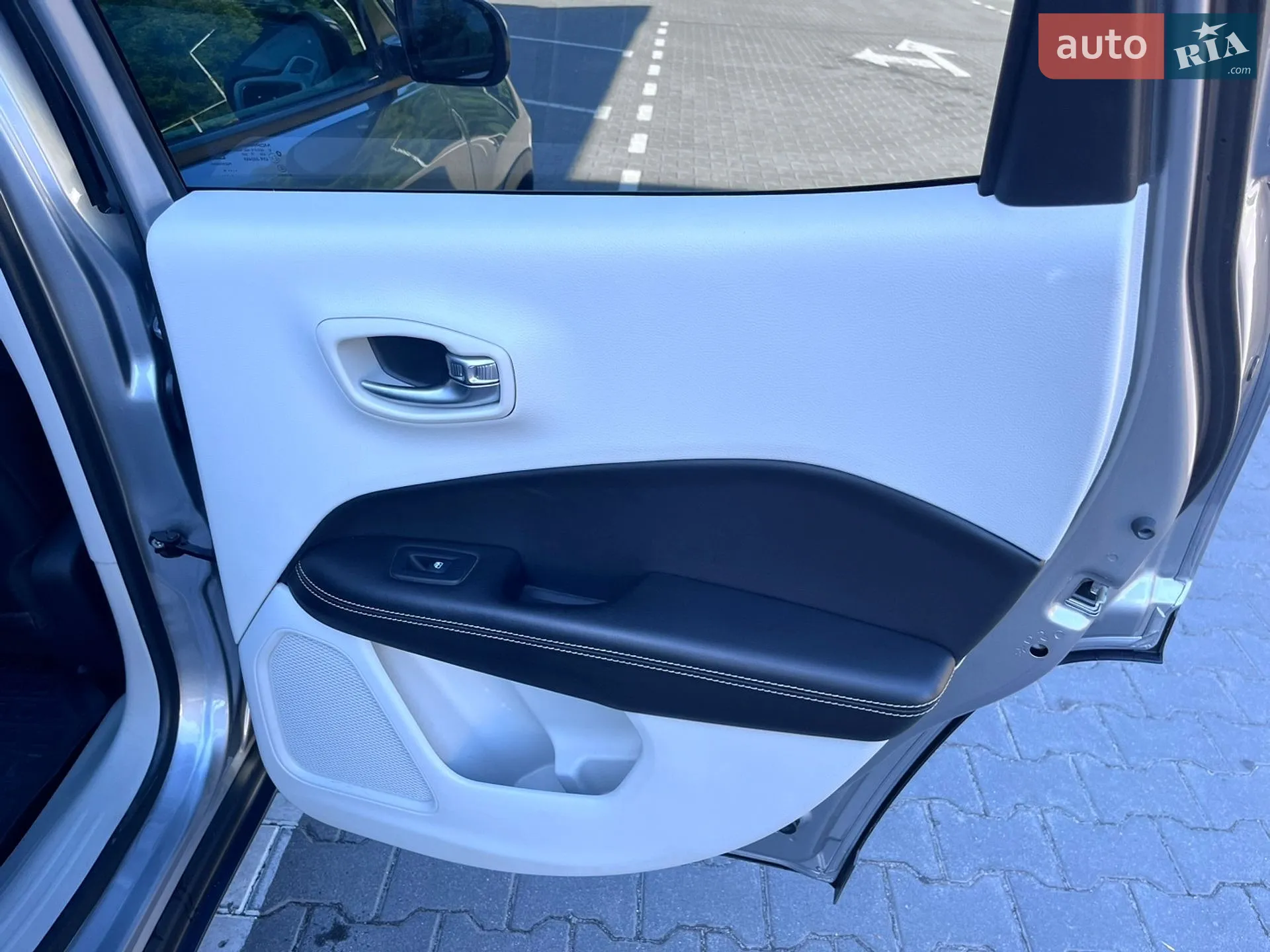 2019 Jeep Compass - мініатюра 19