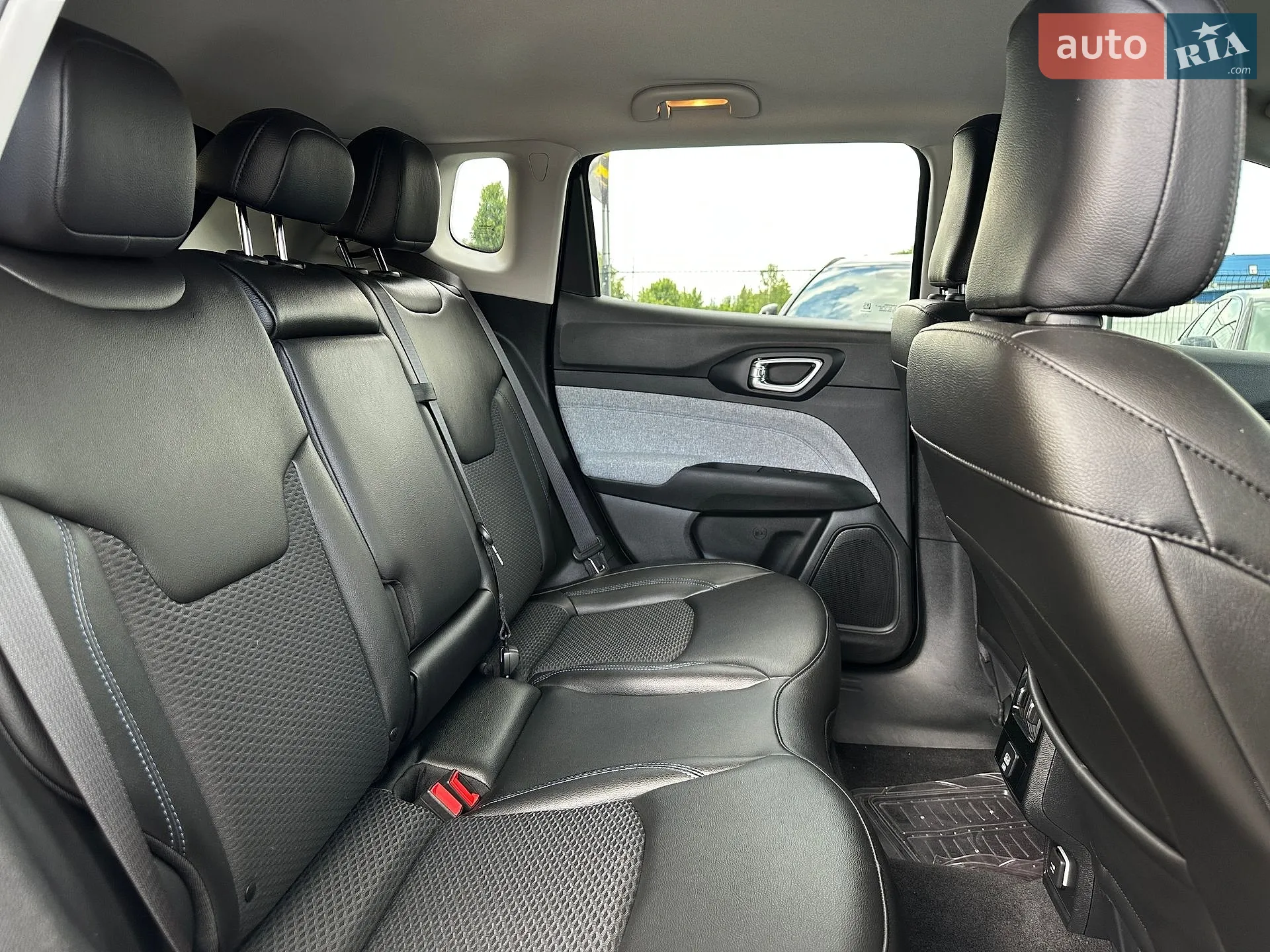 2021 Jeep Compass - мініатюра 22