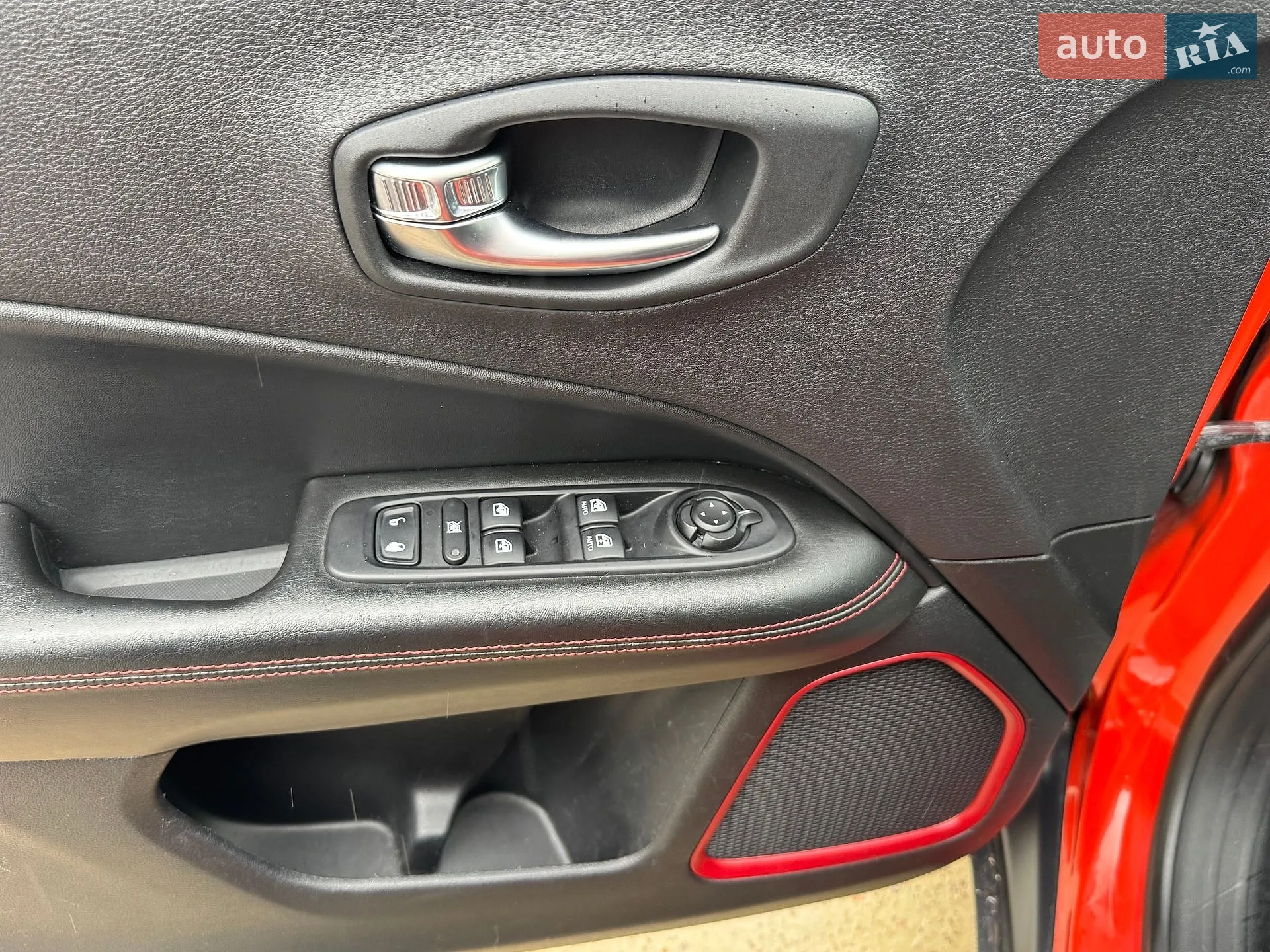 2019 Jeep Compass - мініатюра 25