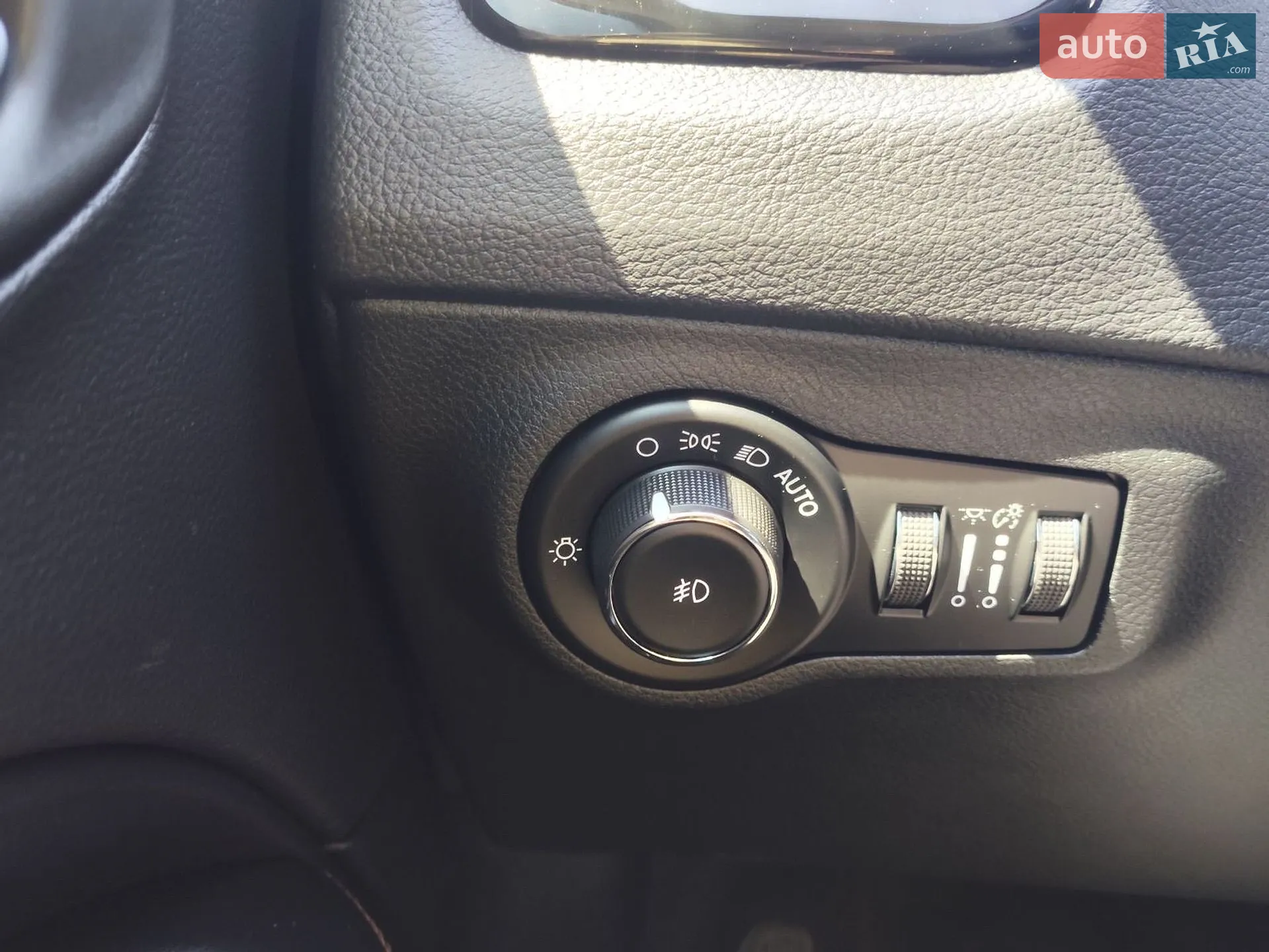 2018 Jeep Compass - мініатюра 31