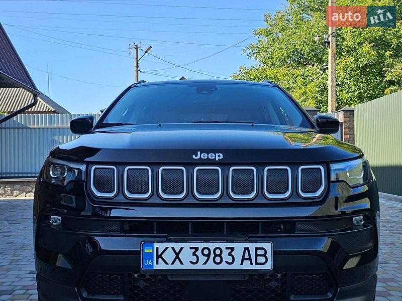 Jeep Compass, photos from the listing