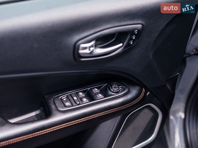 Позашляховик / Кросовер Jeep Compass 2020 в Рівному