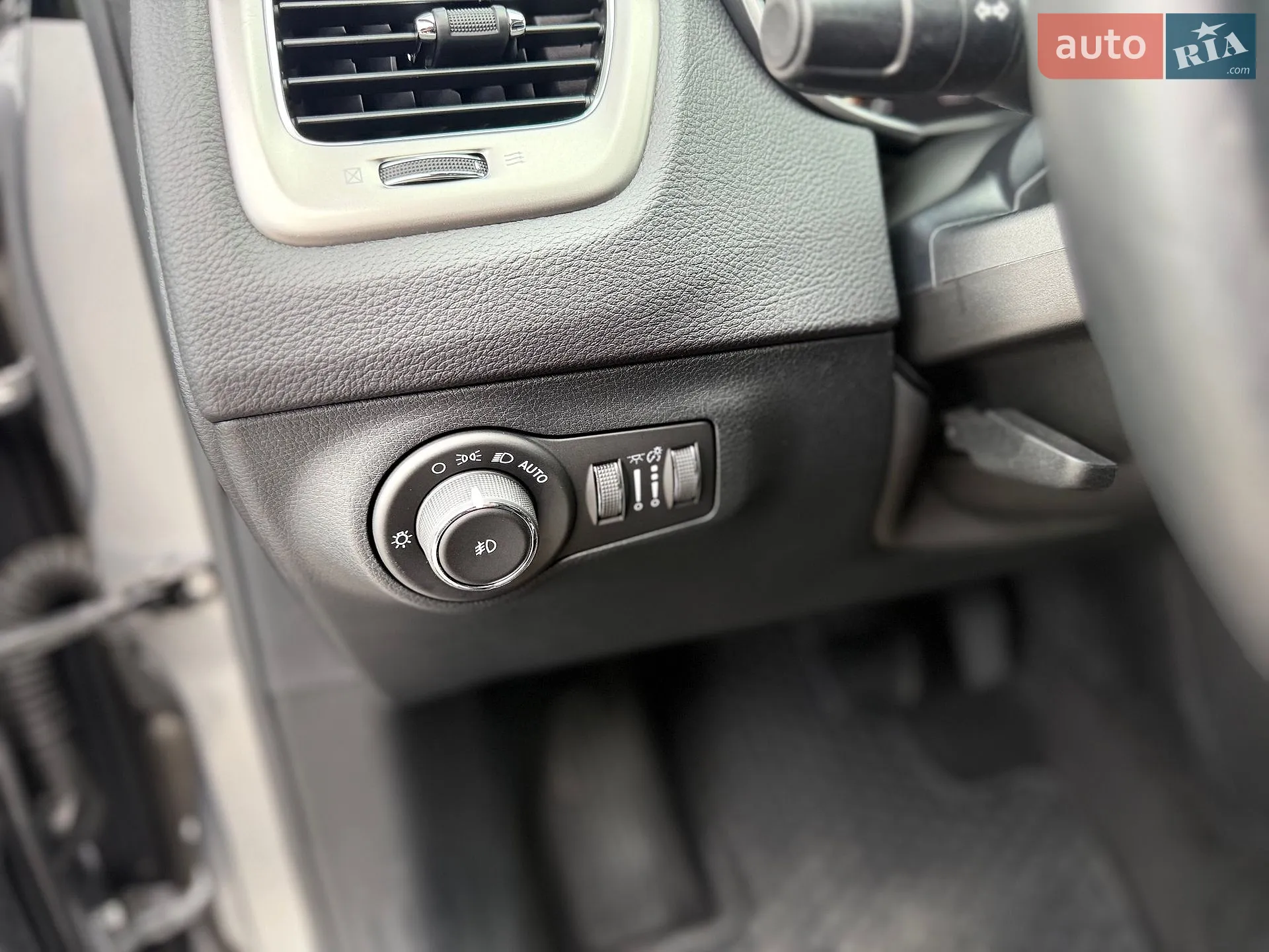 2018 Jeep Compass - мініатюра 31