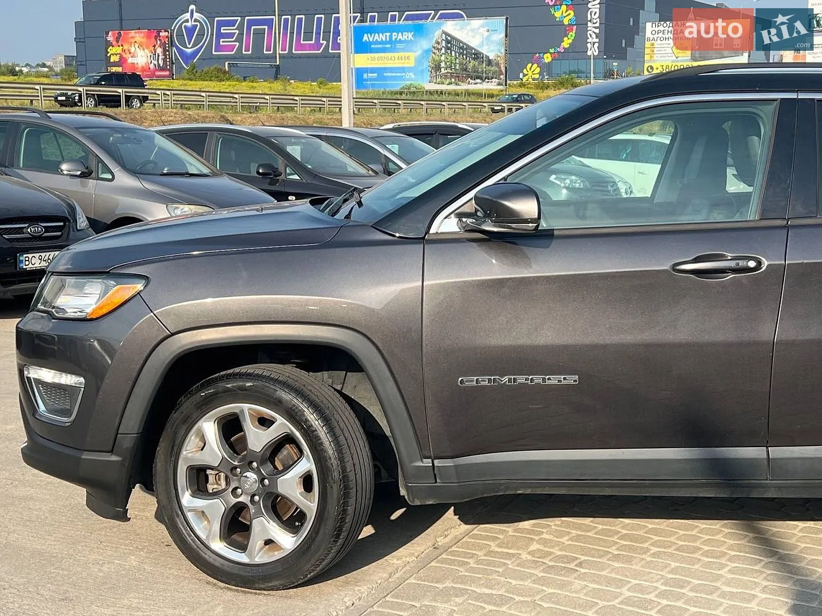 2019 Jeep Compass - мініатюра 2