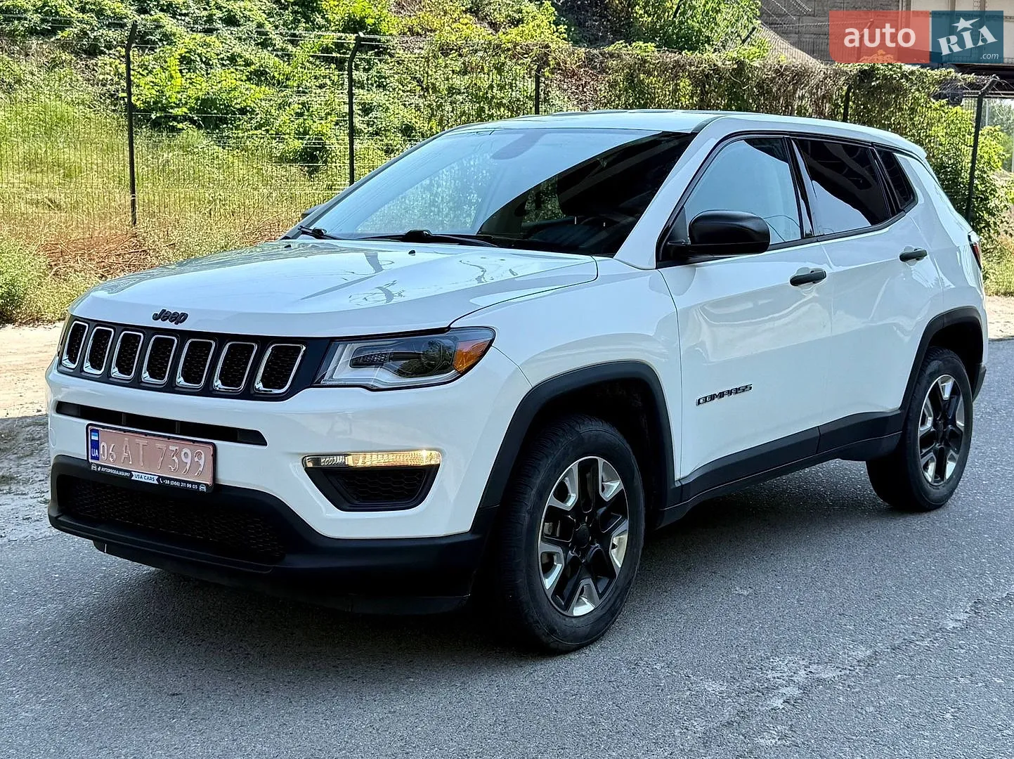 2017 Jeep Compass - мініатюра 2