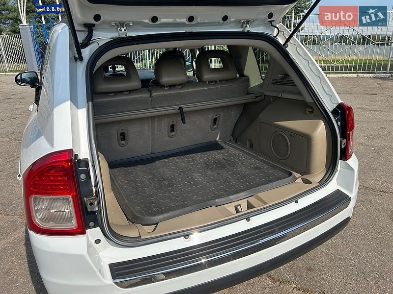 Внедорожник / Кроссовер Jeep Compass 2012 в Червоному Донце