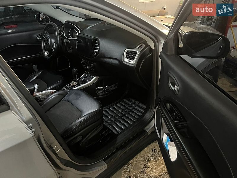 Внедорожник / Кроссовер Jeep Compass 2017 в Харькове