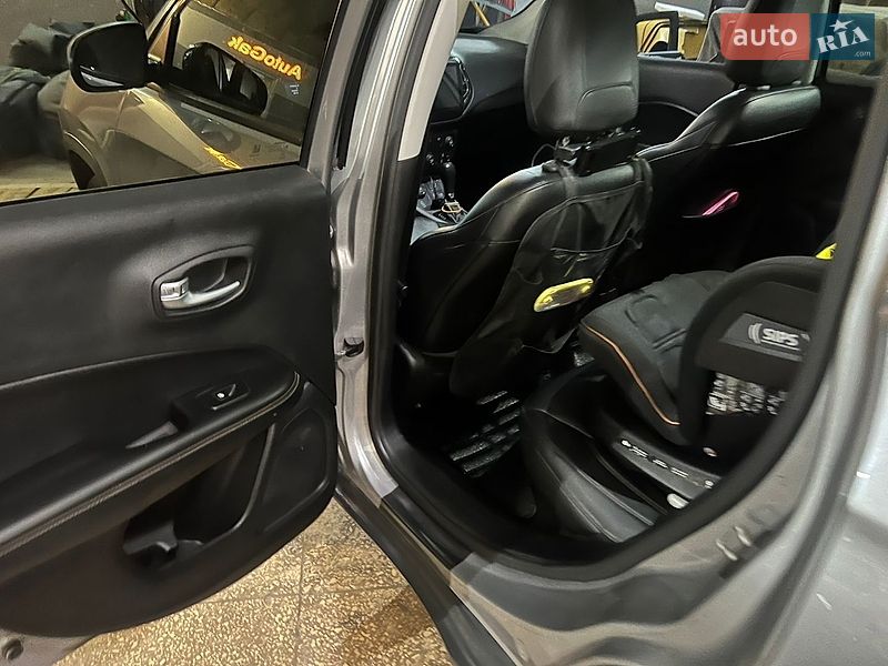 Внедорожник / Кроссовер Jeep Compass 2017 в Харькове