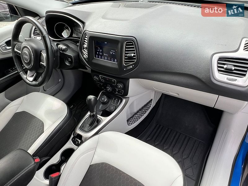 Внедорожник / Кроссовер Jeep Compass 2017 в Киеве