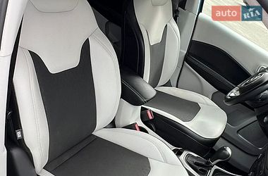 Внедорожник / Кроссовер Jeep Compass 2017 в Киеве