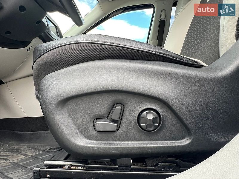 Внедорожник / Кроссовер Jeep Compass 2017 в Киеве