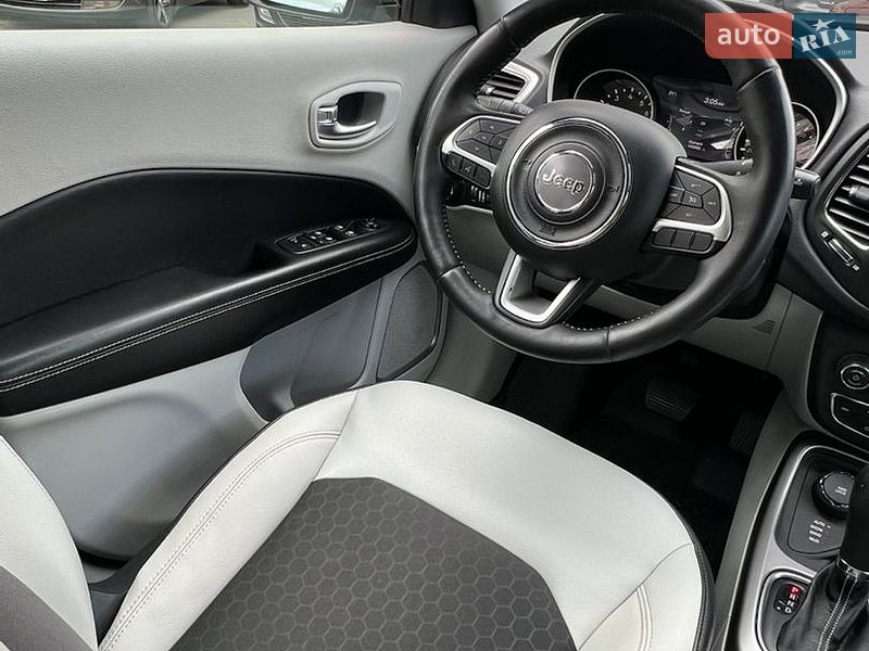 Внедорожник / Кроссовер Jeep Compass 2017 в Киеве