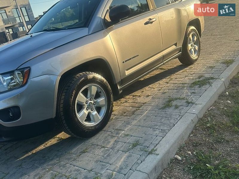 Позашляховик / Кросовер Jeep Compass 2015 в Здолбуніві
