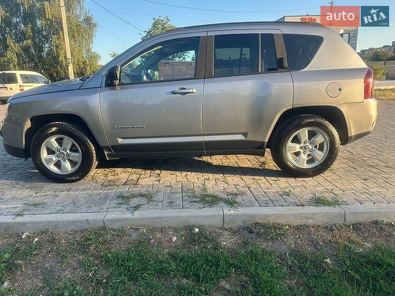 Позашляховик / Кросовер Jeep Compass 2015 в Здолбуніві