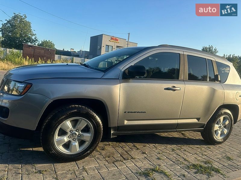 Позашляховик / Кросовер Jeep Compass 2015 в Здолбуніві