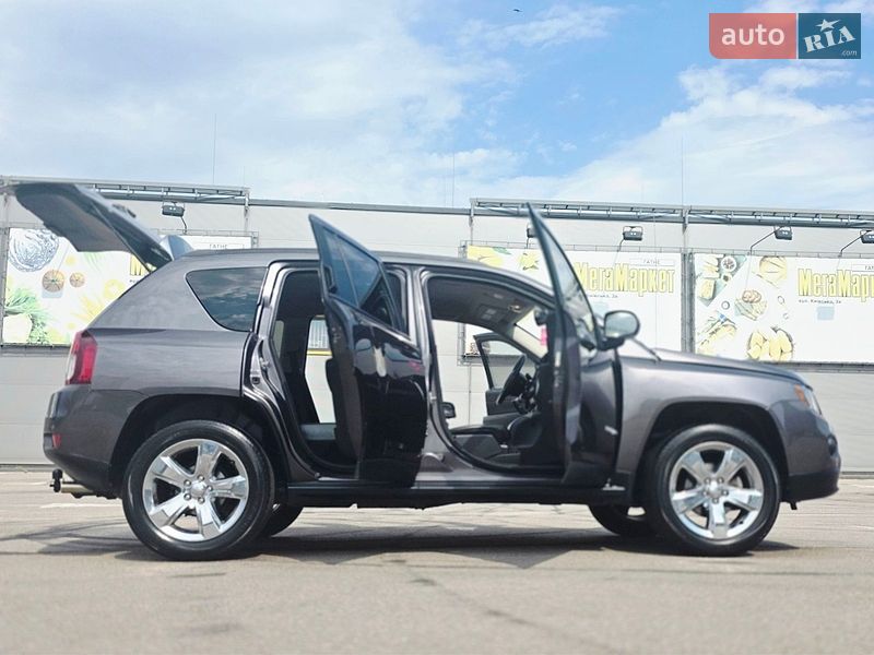 Внедорожник / Кроссовер Jeep Compass 2015 в Киеве