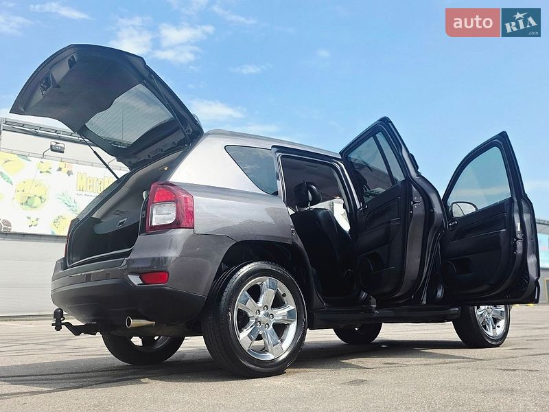 Внедорожник / Кроссовер Jeep Compass 2015 в Киеве