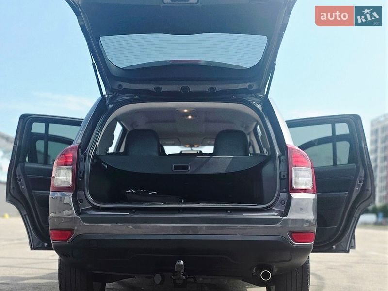 Внедорожник / Кроссовер Jeep Compass 2015 в Киеве