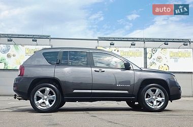Внедорожник / Кроссовер Jeep Compass 2015 в Киеве
