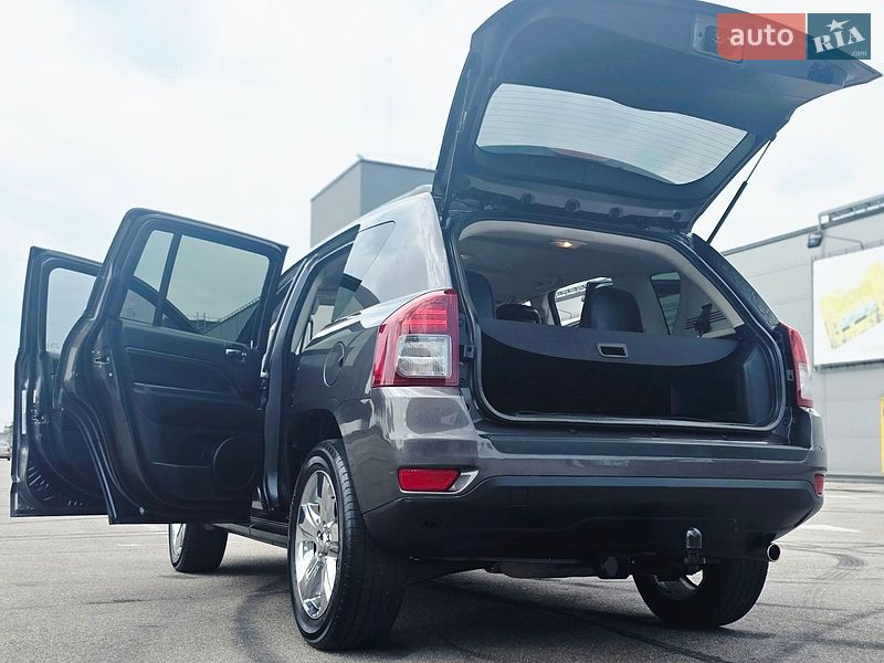 Внедорожник / Кроссовер Jeep Compass 2015 в Киеве