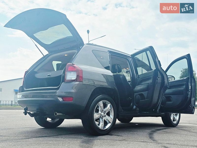 Внедорожник / Кроссовер Jeep Compass 2015 в Киеве