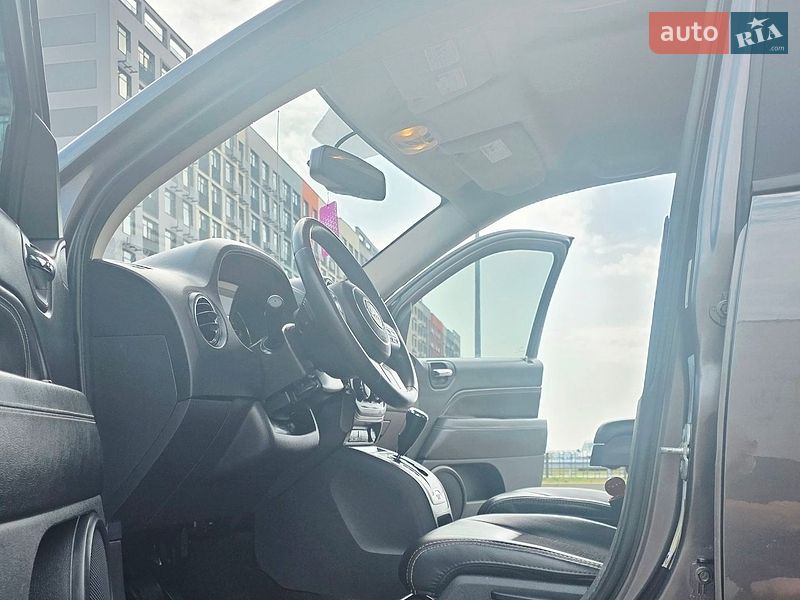 Внедорожник / Кроссовер Jeep Compass 2015 в Киеве