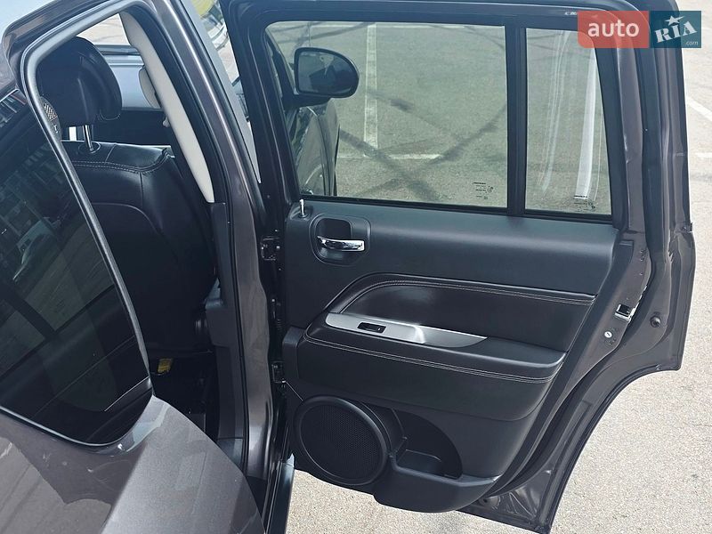 Внедорожник / Кроссовер Jeep Compass 2015 в Киеве