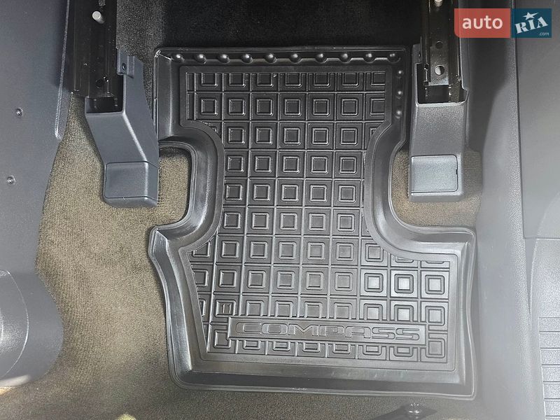 Внедорожник / Кроссовер Jeep Compass 2015 в Киеве