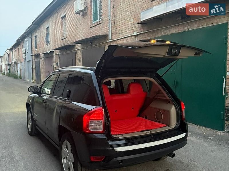 Внедорожник / Кроссовер Jeep Compass 2012 в Киеве