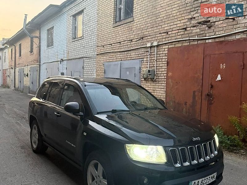Внедорожник / Кроссовер Jeep Compass 2012 в Киеве
