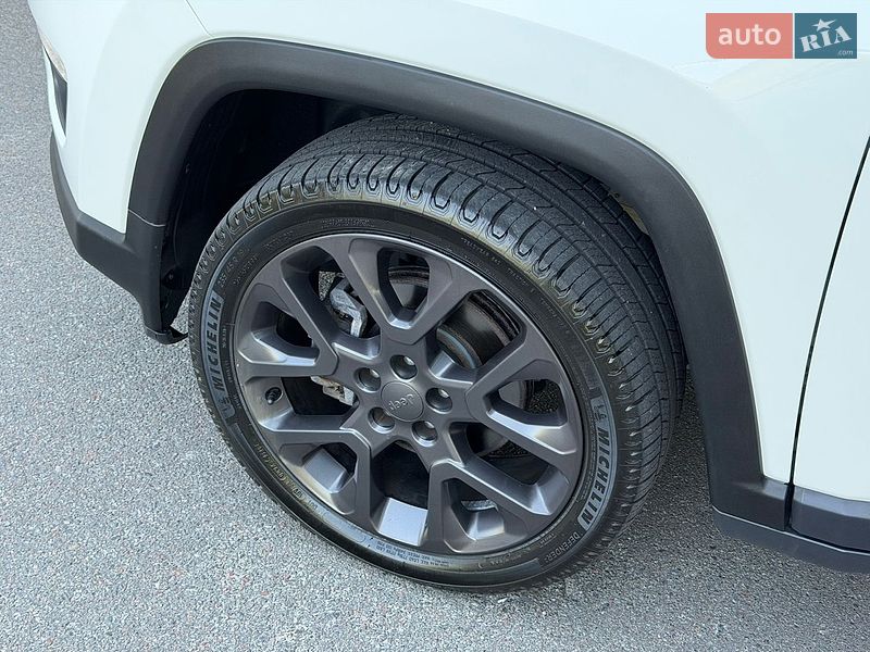 Внедорожник / Кроссовер Jeep Compass 2019 в Киеве
