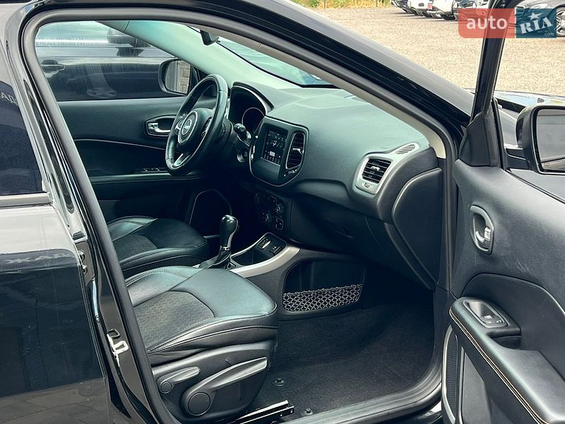 Внедорожник / Кроссовер Jeep Compass 2018 в Ровно