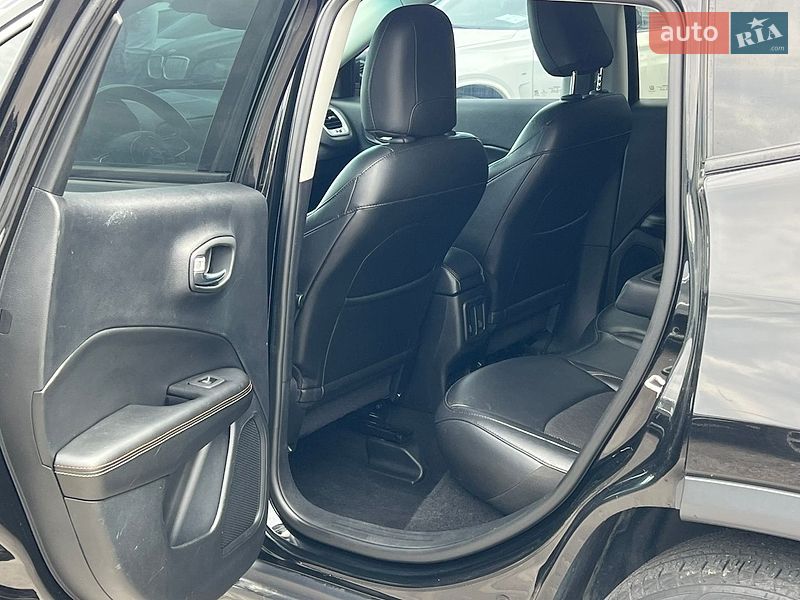 Внедорожник / Кроссовер Jeep Compass 2018 в Ровно