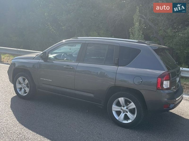 Внедорожник / Кроссовер Jeep Compass 2014 в Валках