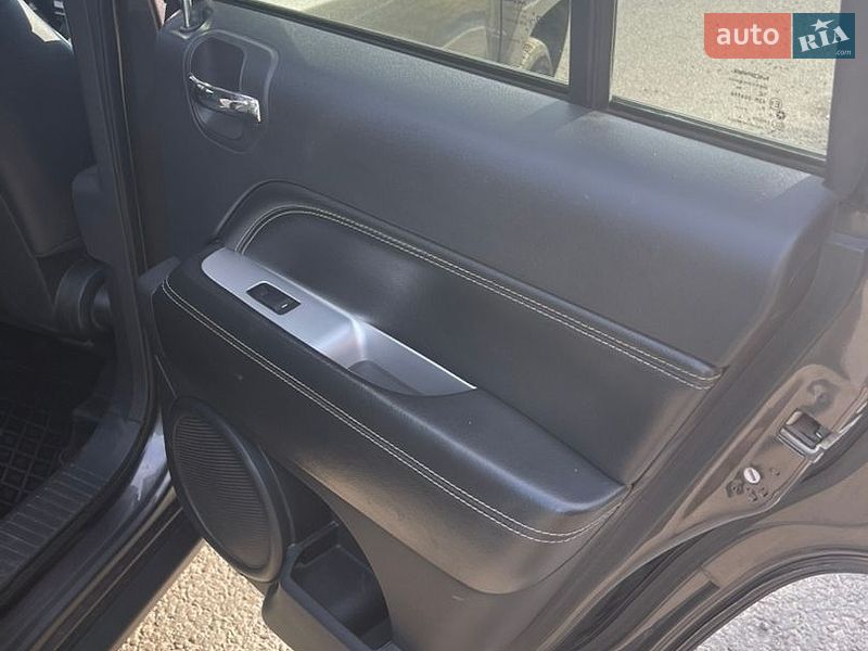 Внедорожник / Кроссовер Jeep Compass 2014 в Валках