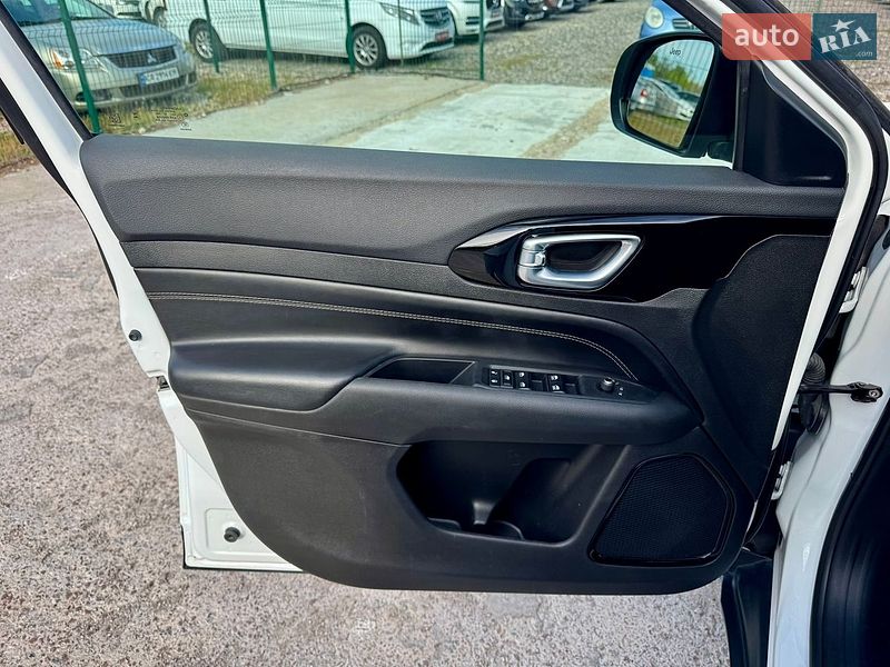 Внедорожник / Кроссовер Jeep Compass 2024 в Киеве
