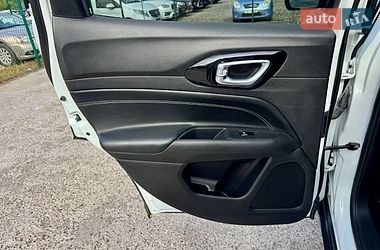 Внедорожник / Кроссовер Jeep Compass 2024 в Киеве